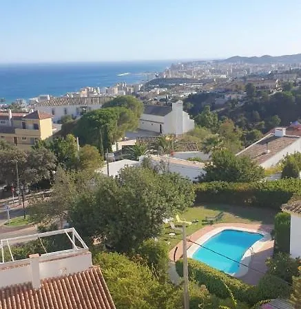 Bonito Y Acogedor Apartamento En Urbanizacion Residencial * Fuengirola